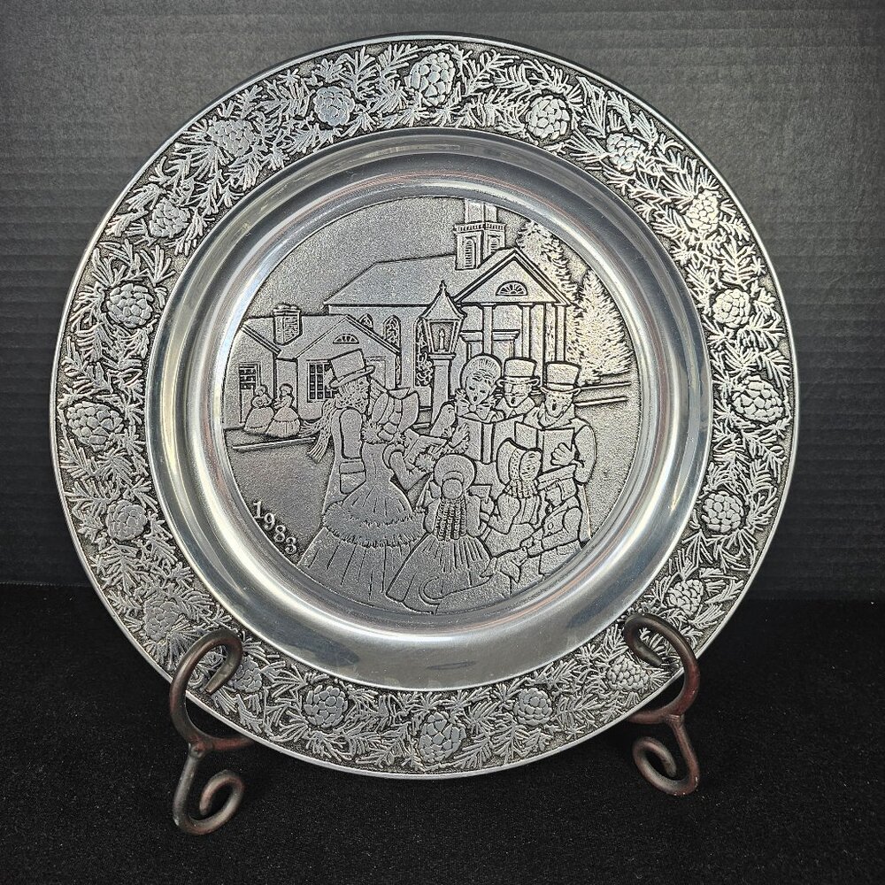 Vintage 1983 The RWP Wilton Company Armetale Pewter The Carroller's Christmas